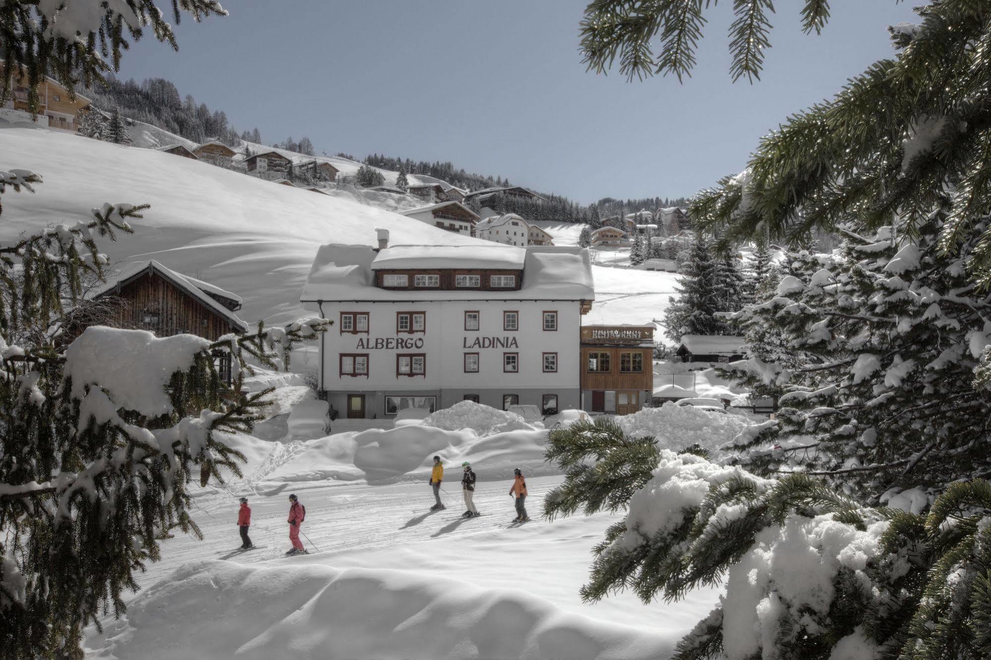 Berghotel Ladinia Kurfar Exterior foto